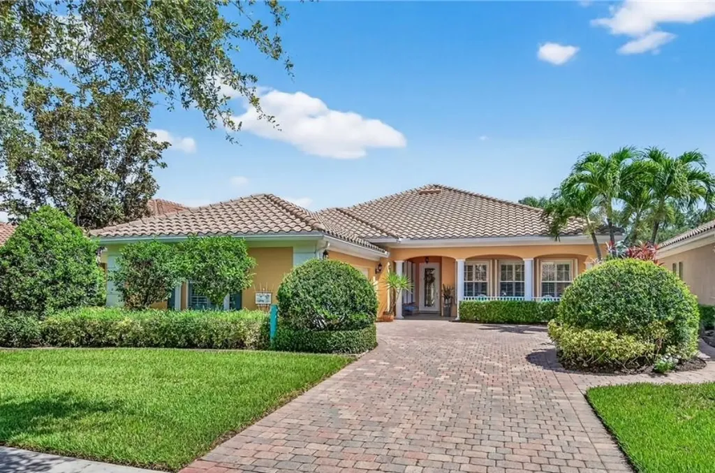 5461 Barbados Square Vero Beach FL 32967