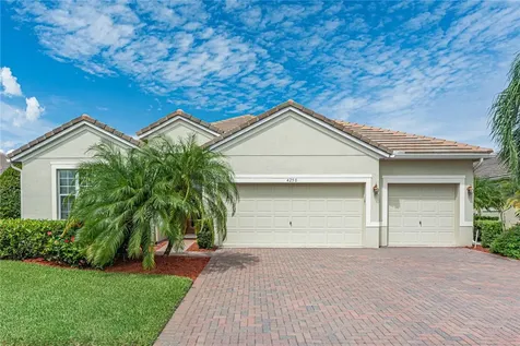 4250 Diamond Square Vero Beach FL 32967