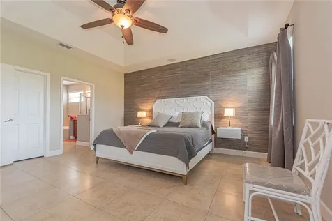 4250 Diamond Square Vero Beach FL 32967