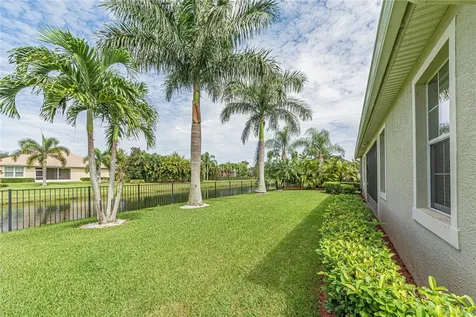 4250 Diamond Square Vero Beach FL 32967