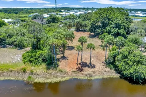 753 S Fischer Circle Sebastian FL 32958