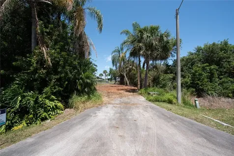 753 S Fischer Circle Sebastian FL 32958
