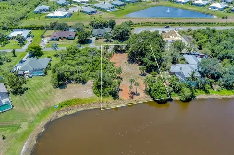 753 S Fischer Circle Sebastian FL 32958