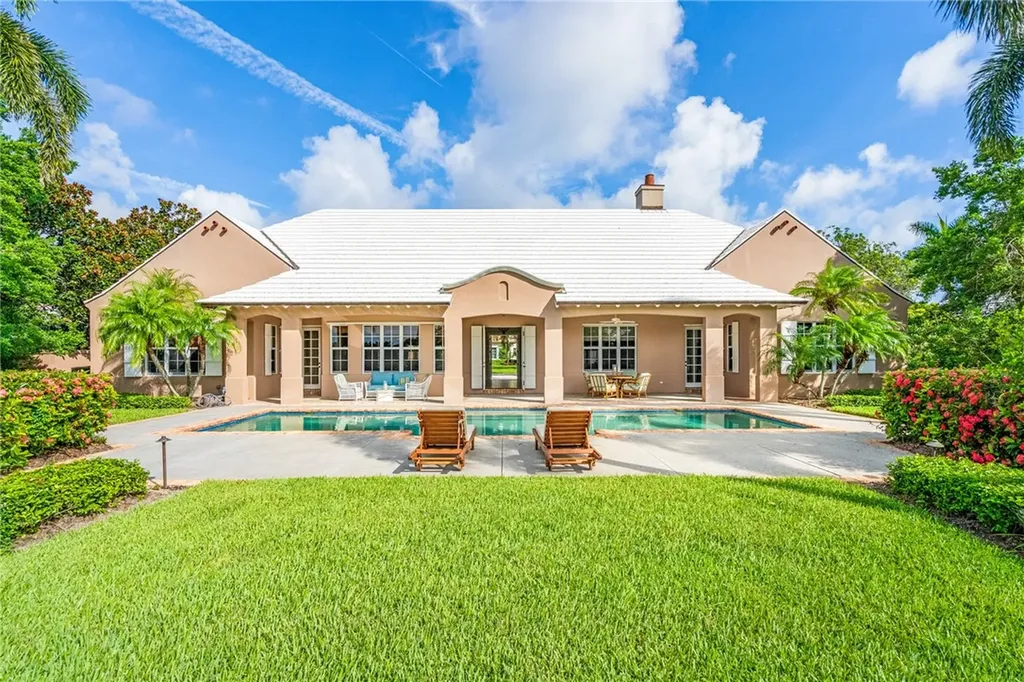 251 Seabreeze Court Vero Beach FL 32963
