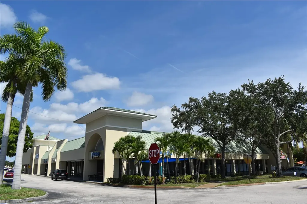 1523 Us 1 Highway Vero Beach FL 32960