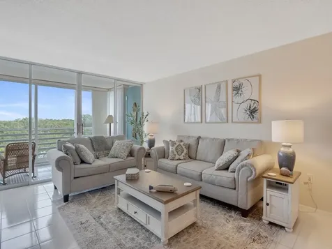 935 E Causeway Boulevard Vero Beach FL 32963