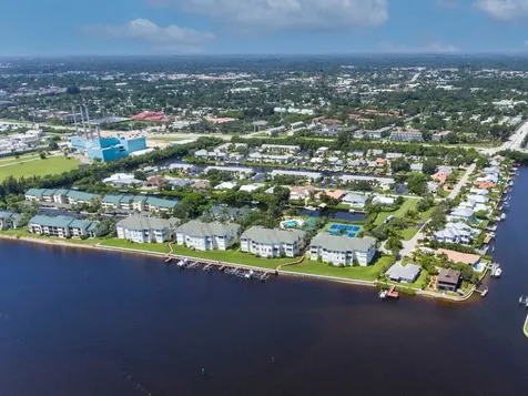1860 Robalo Drive Vero Beach FL 32960