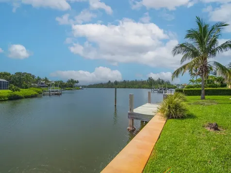 4601 Sunset Drive Vero Beach FL 32963