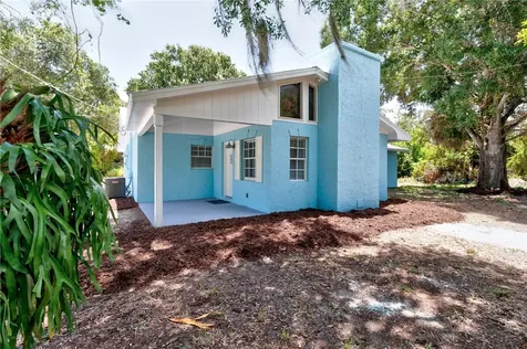 705 10th Avenue SW Vero Beach FL 32962
