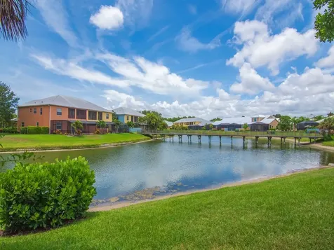 2010 Bridgepointe Circle Vero Beach FL 32967