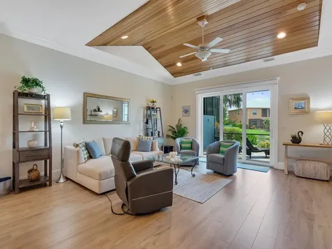 2010 Bridgepointe Circle Vero Beach FL 32967
