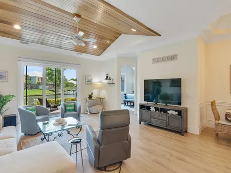2010 Bridgepointe Circle Vero Beach FL 32967