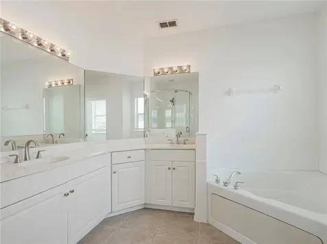 1825 Bridgepointe Circle Vero Beach FL 32967
