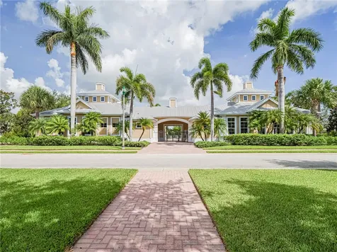 1825 Bridgepointe Circle Vero Beach FL 32967