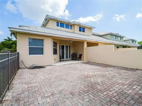 1825 Bridgepointe Circle Vero Beach FL 32967