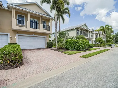 1825 Bridgepointe Circle Vero Beach FL 32967