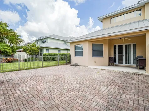 1825 Bridgepointe Circle Vero Beach FL 32967