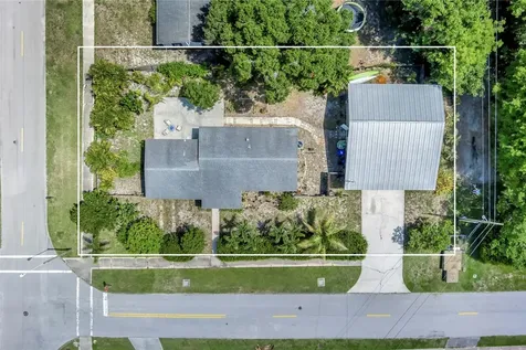 1806 31st Avenue Vero Beach FL 32960