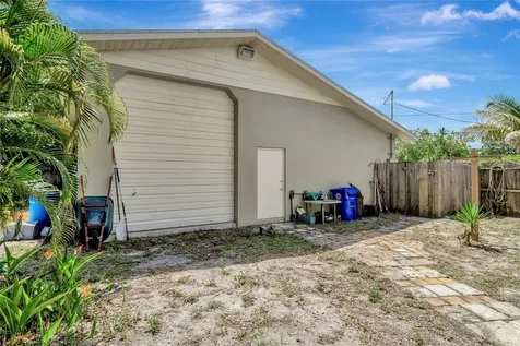 1806 31st Avenue Vero Beach FL 32960