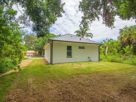 8525 64th Avenue Vero Beach FL 32967