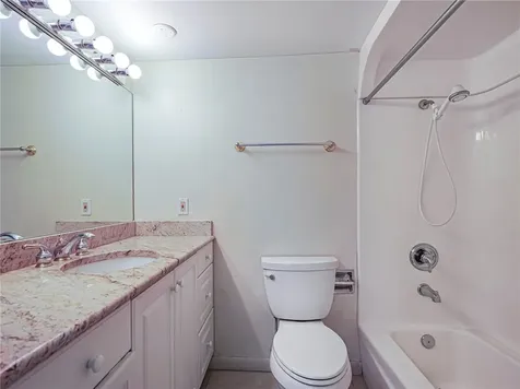 1901 Indian River Boulevard Vero Beach FL 32960
