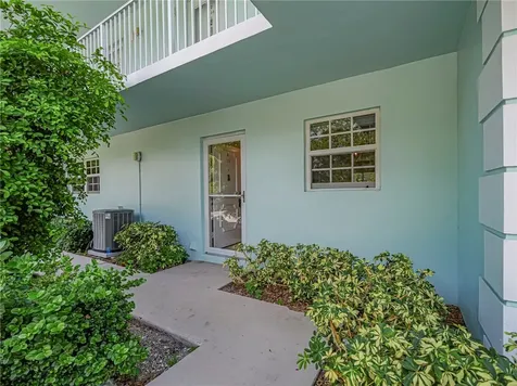 1901 Indian River Boulevard Vero Beach FL 32960