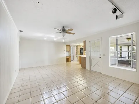 105 12th Place SE Vero Beach FL 32962