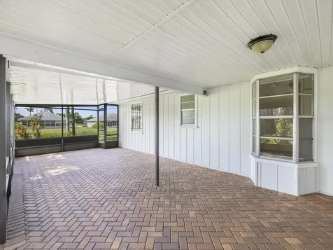 105 12th Place SE Vero Beach FL 32962
