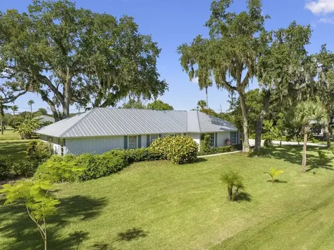 105 12th Place SE Vero Beach FL 32962