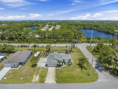 291 Columbus Street Sebastian FL 32958