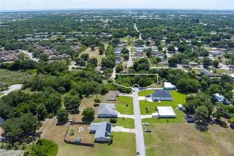 4120 47th Place Vero Beach FL 32967