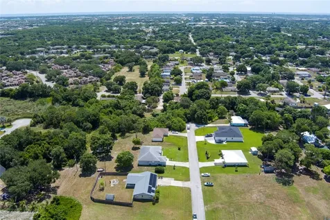 4120 47th Place Vero Beach FL 32967