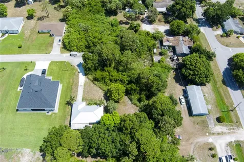 4120 47th Place Vero Beach FL 32967