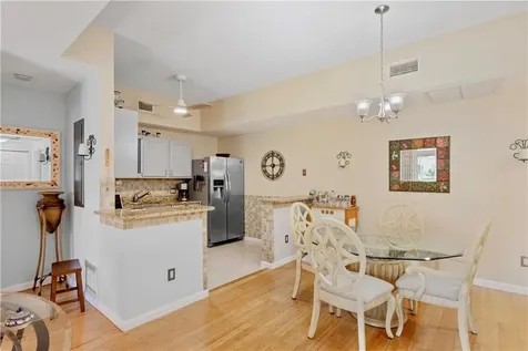 528 7th Square Vero Beach FL 32962