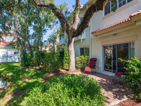 528 7th Square Vero Beach FL 32962