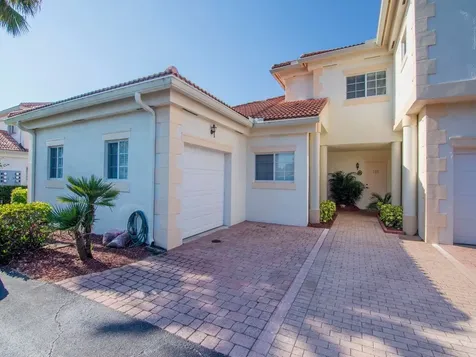 528 7th Square Vero Beach FL 32962