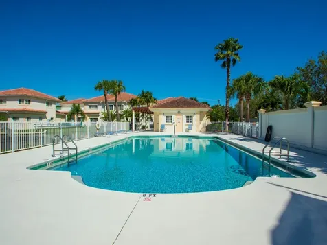 528 7th Square Vero Beach FL 32962