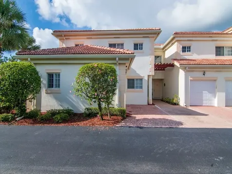528 7th Square Vero Beach FL 32962