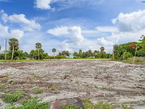 445 Old Dixie Highway Vero Beach FL 32962