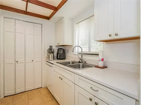 1057 6th Avenue Vero Beach FL 32960