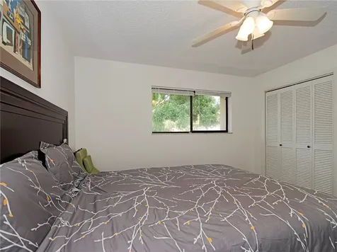 1057 6th Avenue Vero Beach FL 32960