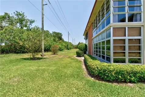 107 Spring Lake Court Vero Beach FL 32962