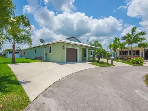 3 Grande Camino Court Fort Pierce FL 34951