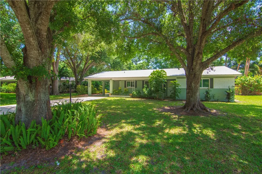 1726 36th Avenue Vero Beach FL 32960