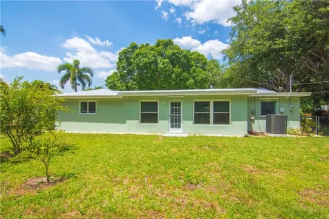 1726 36th Avenue Vero Beach FL 32960