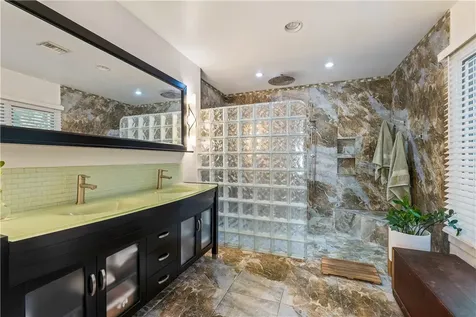 240 44th Terrace SW Vero Beach FL 32968