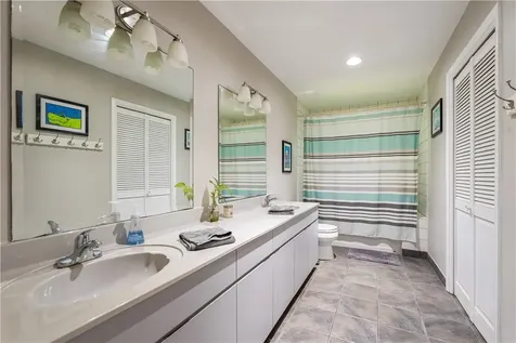 240 44th Terrace SW Vero Beach FL 32968