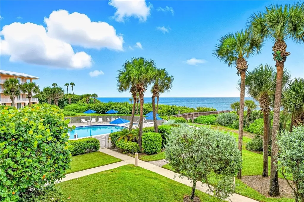 8866 N Sea Oaks Way Vero Beach FL 32963