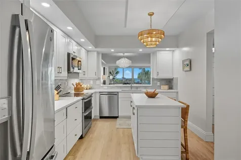 8866 N Sea Oaks Way Vero Beach FL 32963