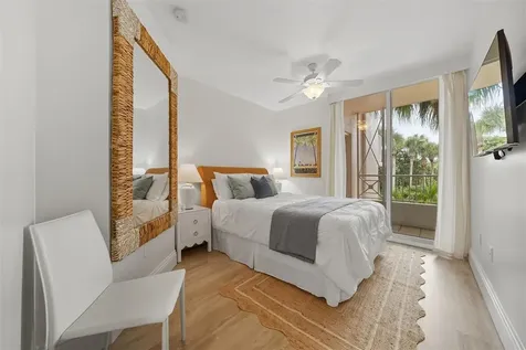 8866 N Sea Oaks Way Vero Beach FL 32963